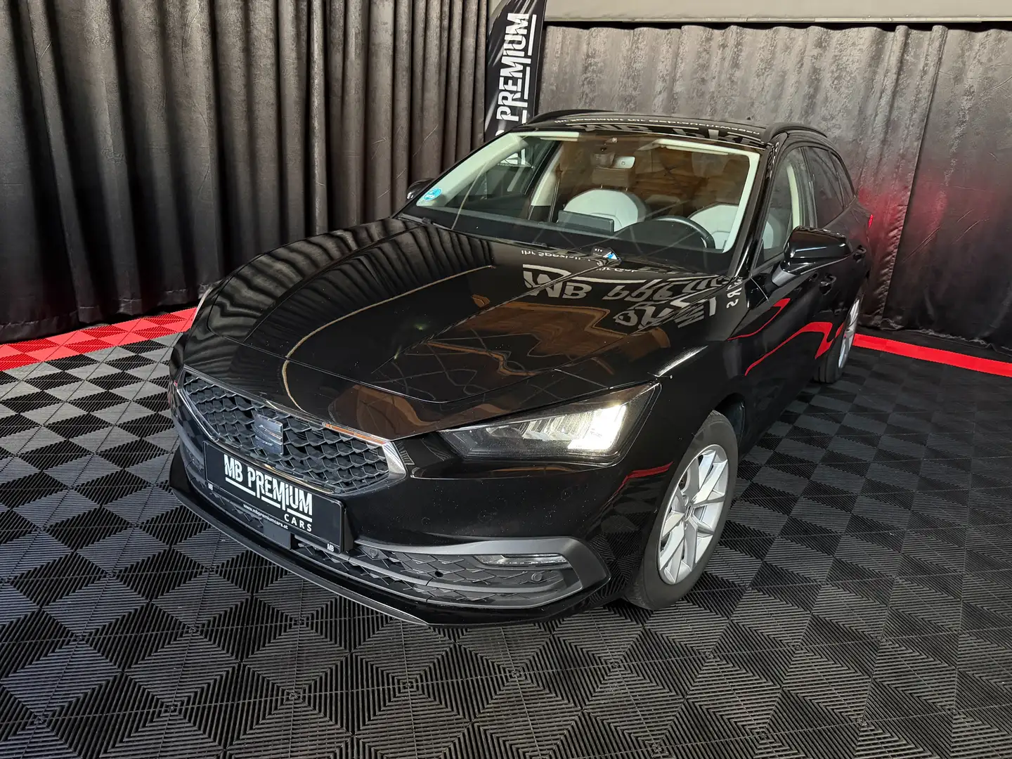 SEAT Leon Style *LED*VIRTUAL-COCKPIT*ACC*1-BESITZ* Schwarz - 1