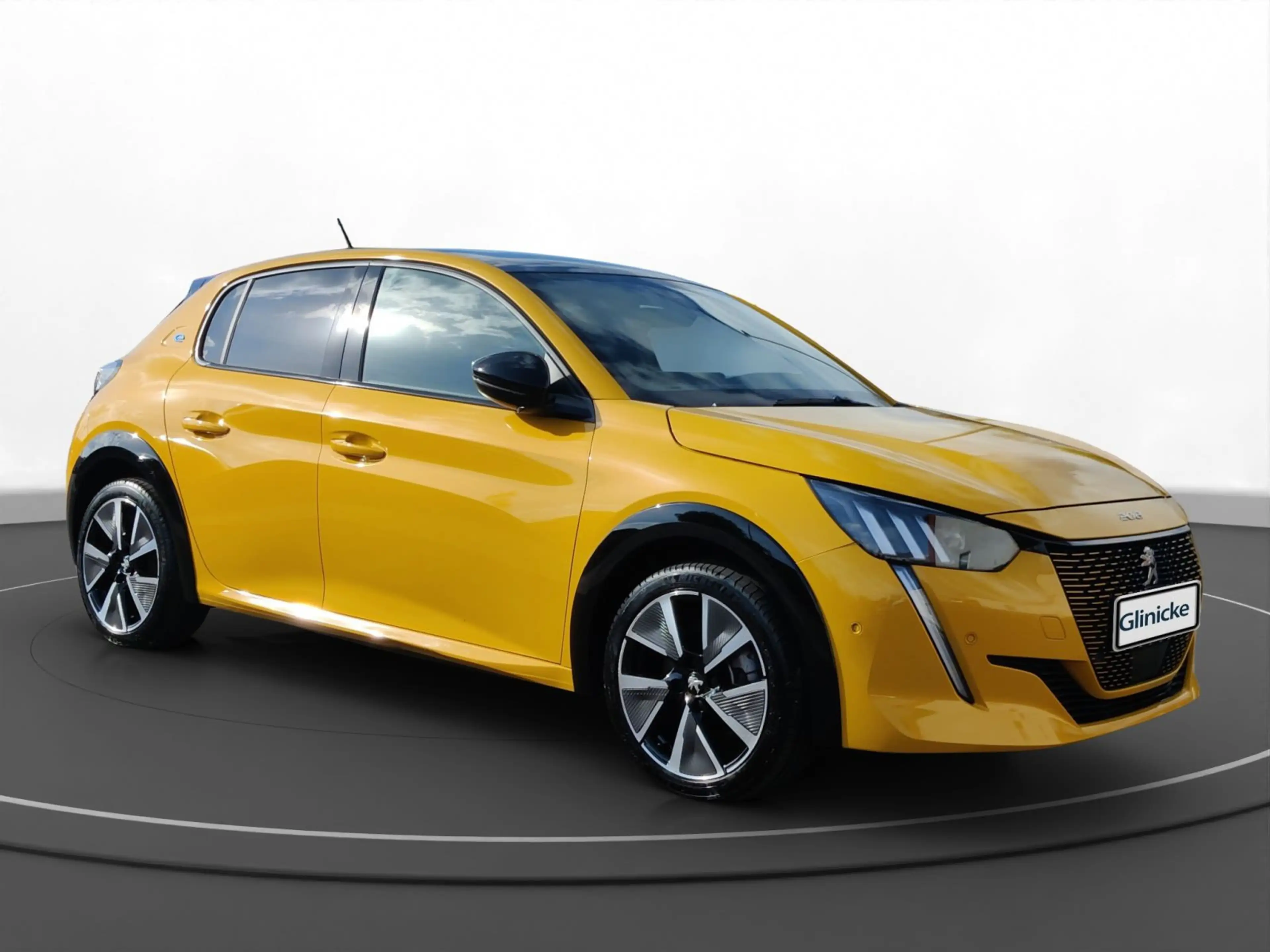 Peugeot 208 E-208 GT PACK — photo 3