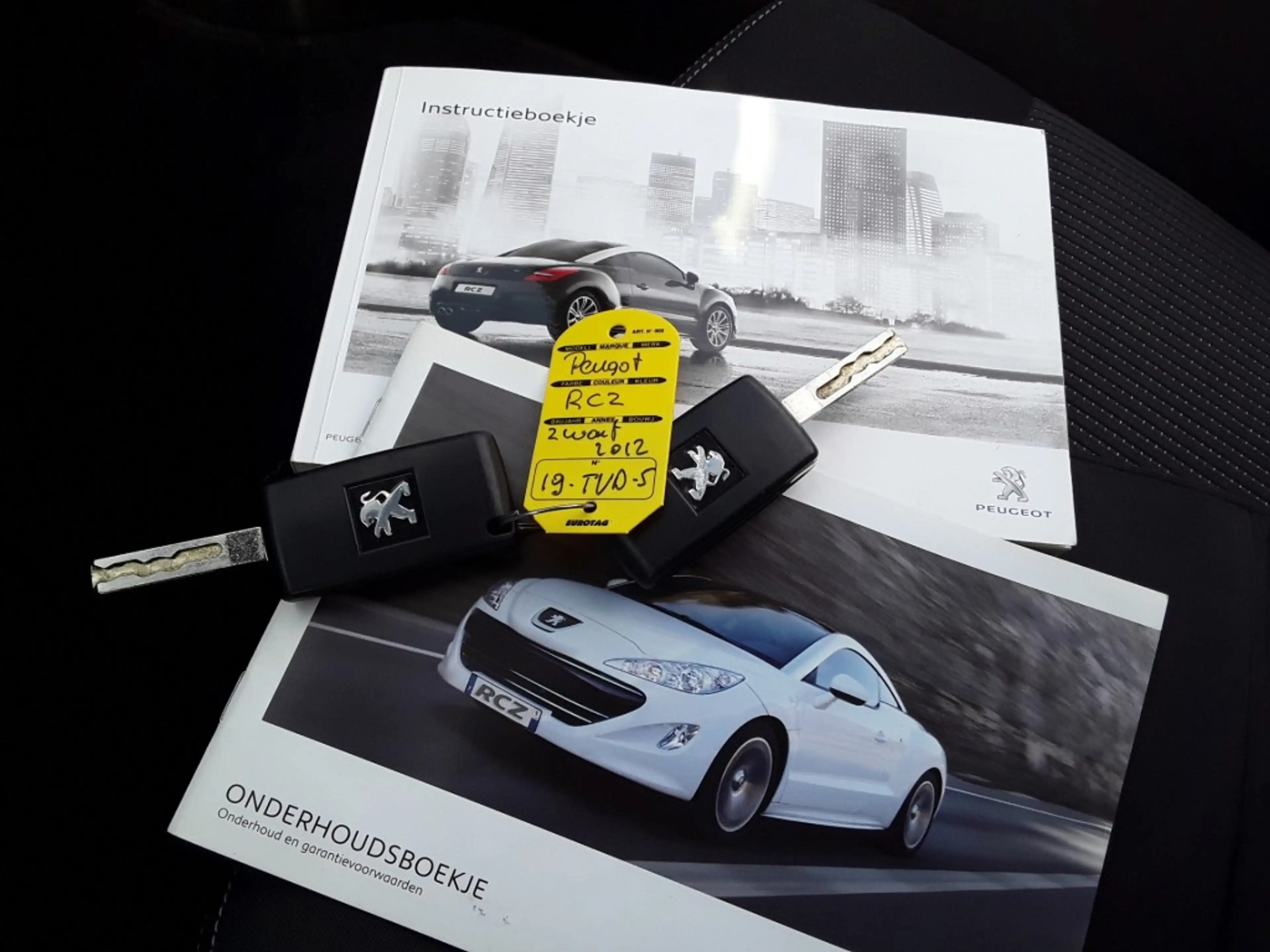 Peugeot RCZ 1.6 THP / NAVI / PDC — photo 30