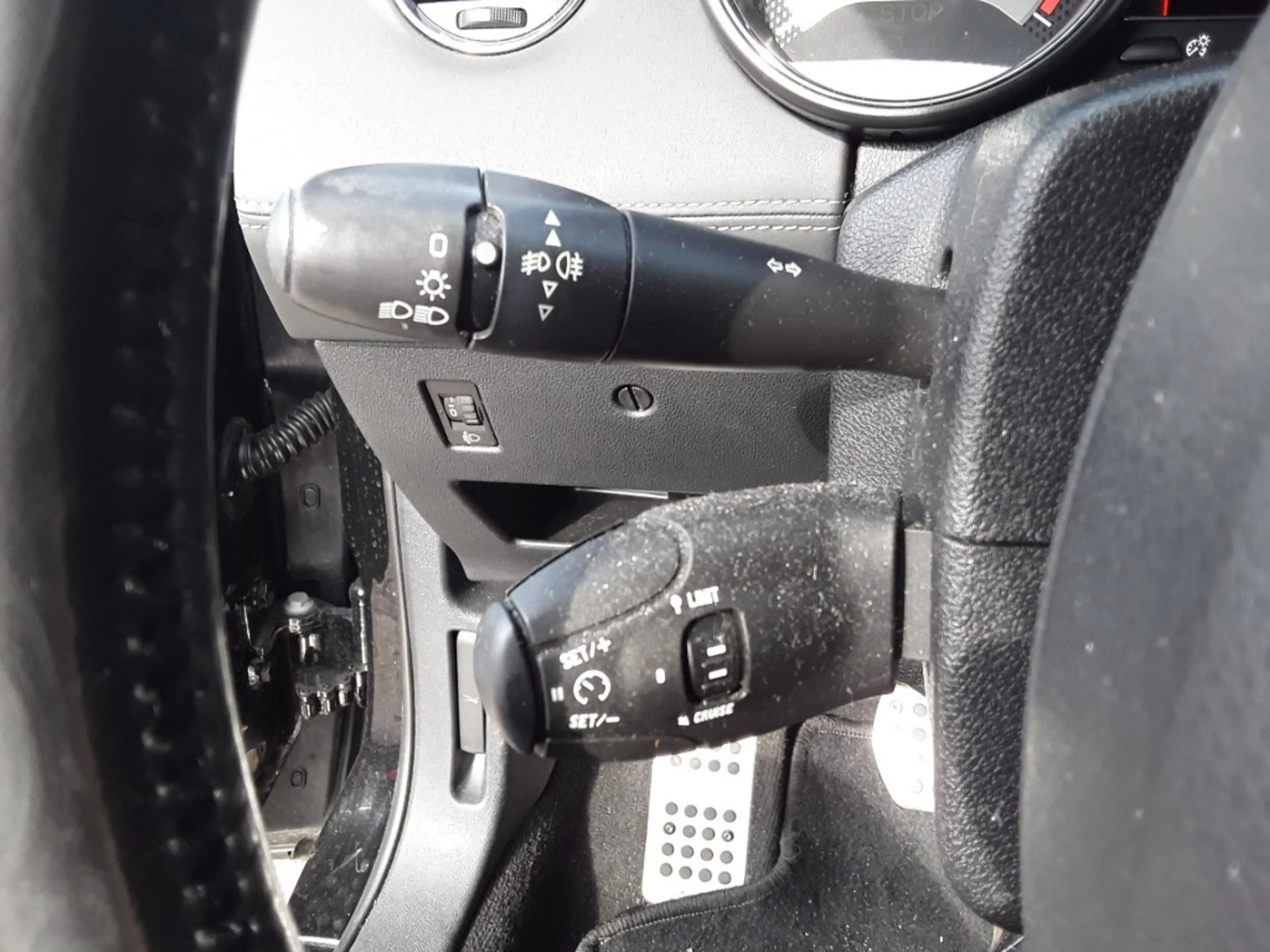 Peugeot RCZ 1.6 THP / NAVI / PDC — photo 20