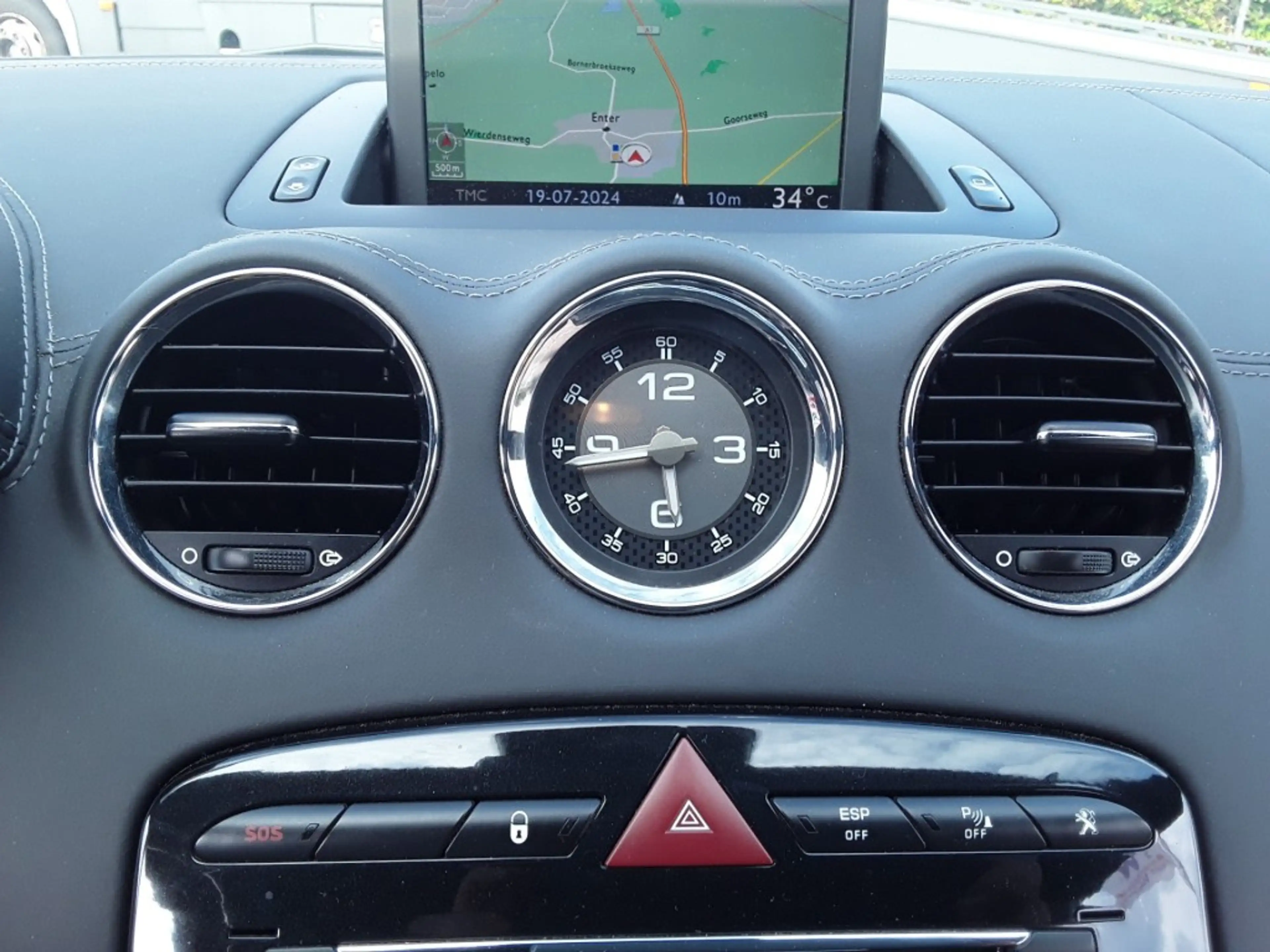 Peugeot RCZ 1.6 THP / NAVI / PDC — photo 16