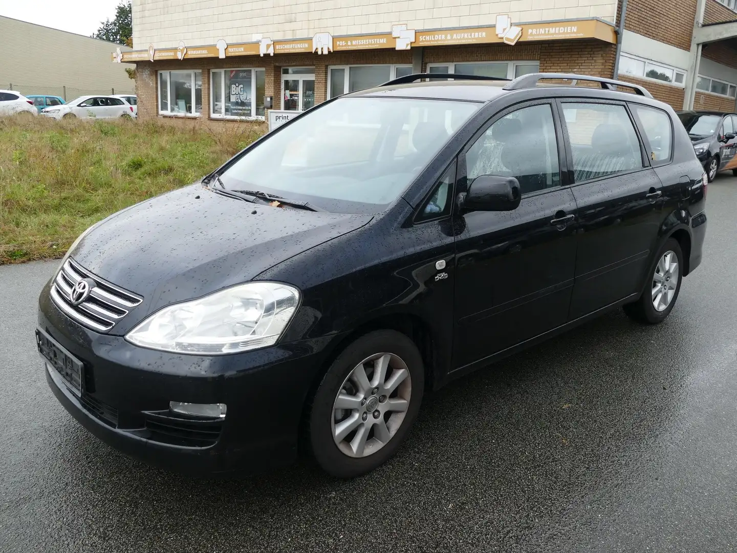 Toyota Avensis Verso 2.0 Diesel D-4D Klima 7 Sitzer HU/AU 09/2025 Radio Schwarz - 1