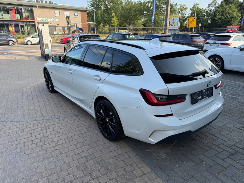 BMW 320 Touring 320eAS PHEV M sport Pack/ Panoramisch dak/pdc V&A + camera/ led lights/ lane-side assist/Blacklook — photo 3