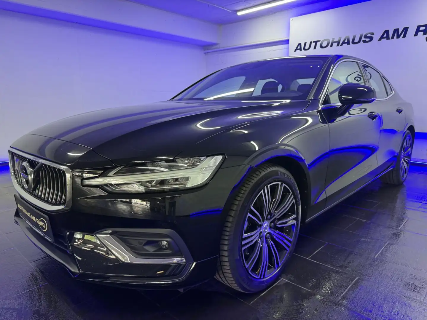 Volvo S60 Inscription 1.HND 12TKM H&K LED CAM KEY SPUR Schwarz - 2
