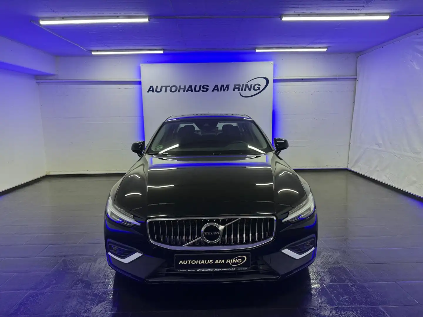 Volvo S60 Inscription 1.HND 12TKM H&K LED CAM KEY SPUR Schwarz - 1