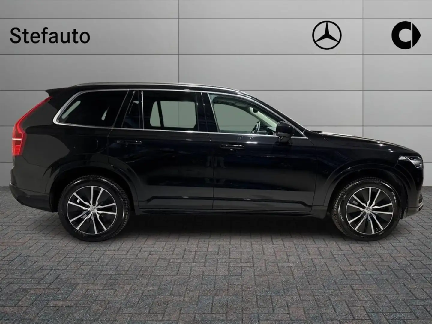 Volvo XC90 B5 (d) AWD Geartronic 7 posti Inscription Schwarz - 2