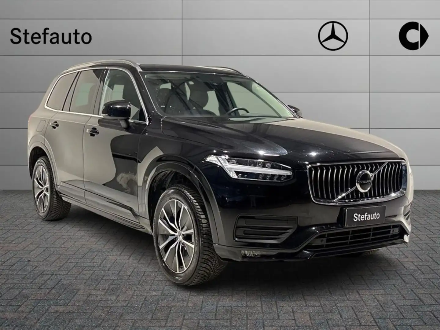 Volvo XC90 B5 (d) AWD Geartronic 7 posti Inscription Schwarz - 1