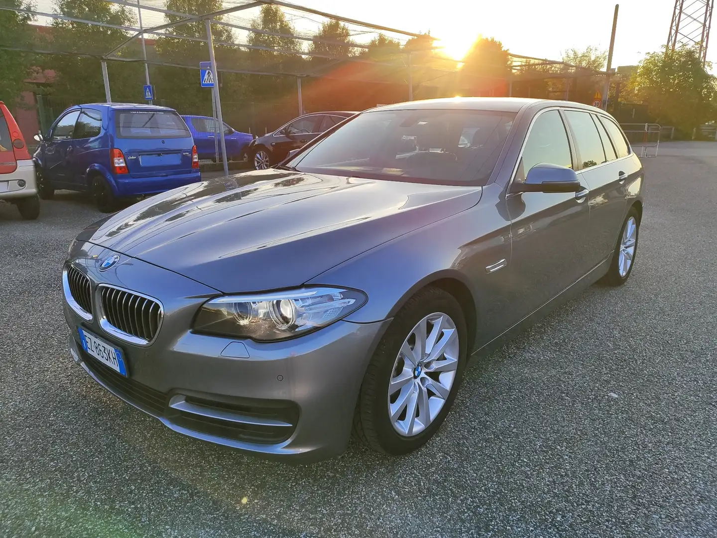 BMW 520 D Touring Business 190cv autom. Euro 6 Grigio - 2