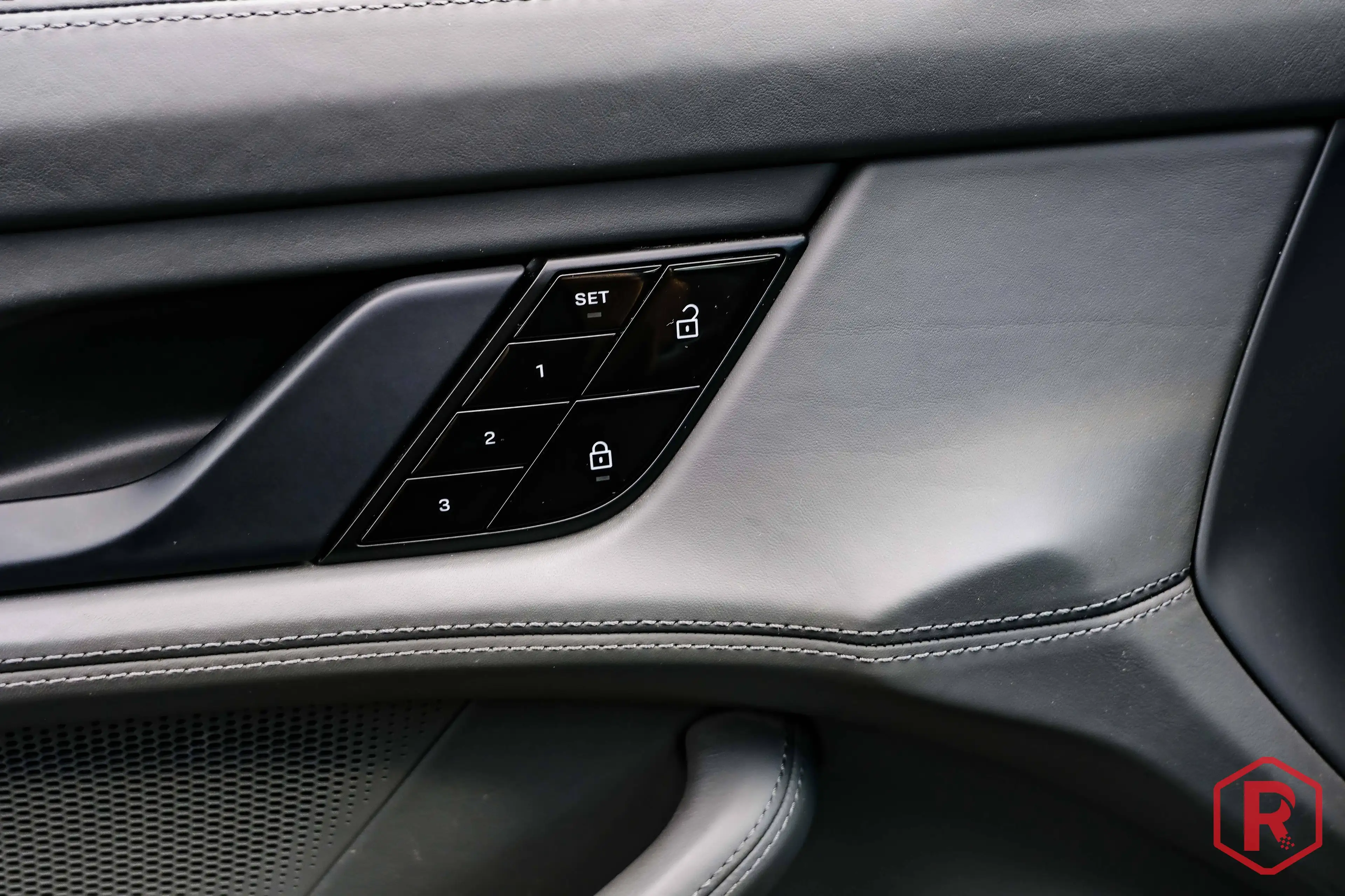 Porsche Taycan 4S Sport Chrono BOSE Matrix Luchtvering Garantie — photo 12