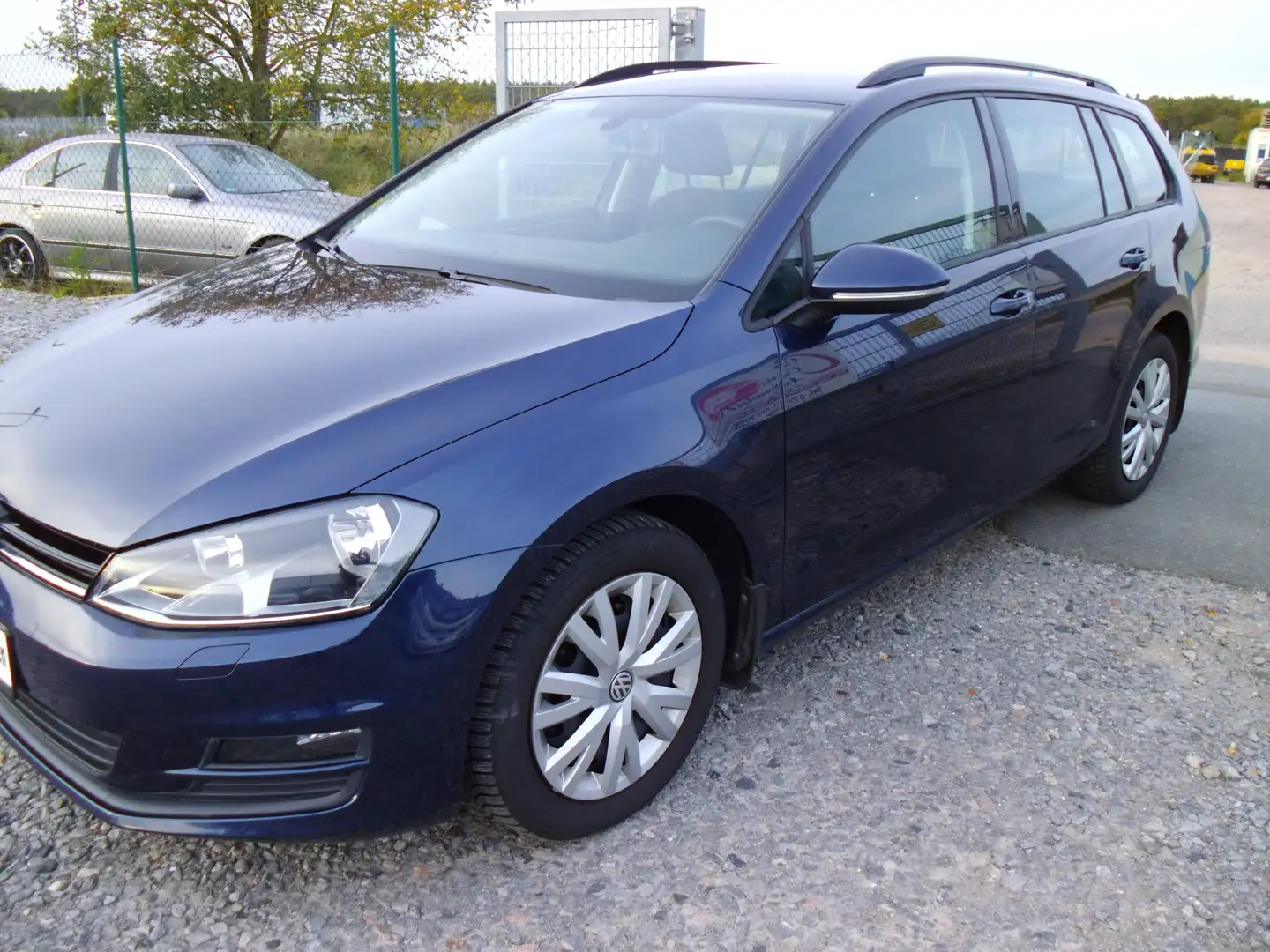 Volkswagen Golf Variant 1.6 TDI BlueMotion Trendline/1.Hand/EURO 6/Klima.. Blau - 2