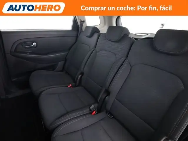 Kia Carens view 15