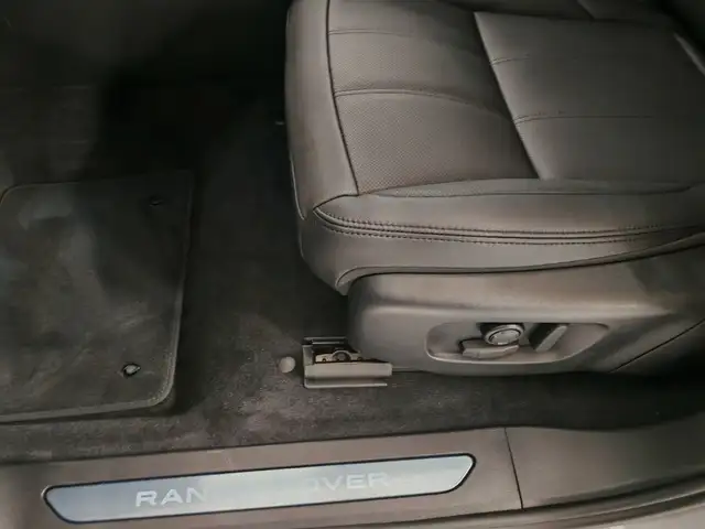 Land Rover Range Rover Evoque view 15