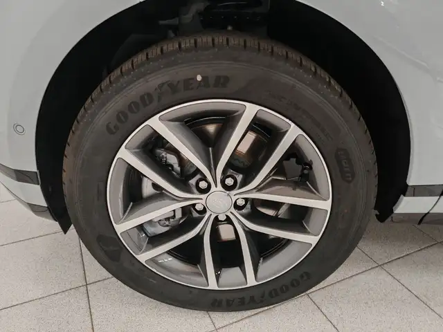 Land Rover Range Rover Evoque view 9