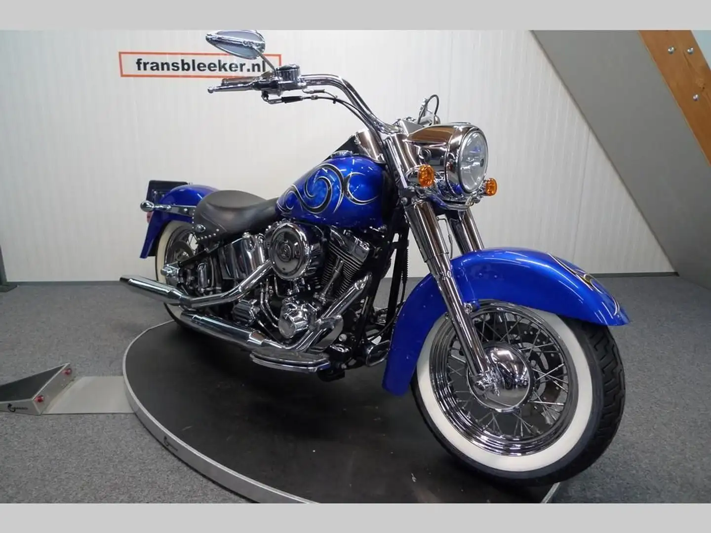 Harley-Davidson Heritage Softail CLASSIC FLSTC - 2