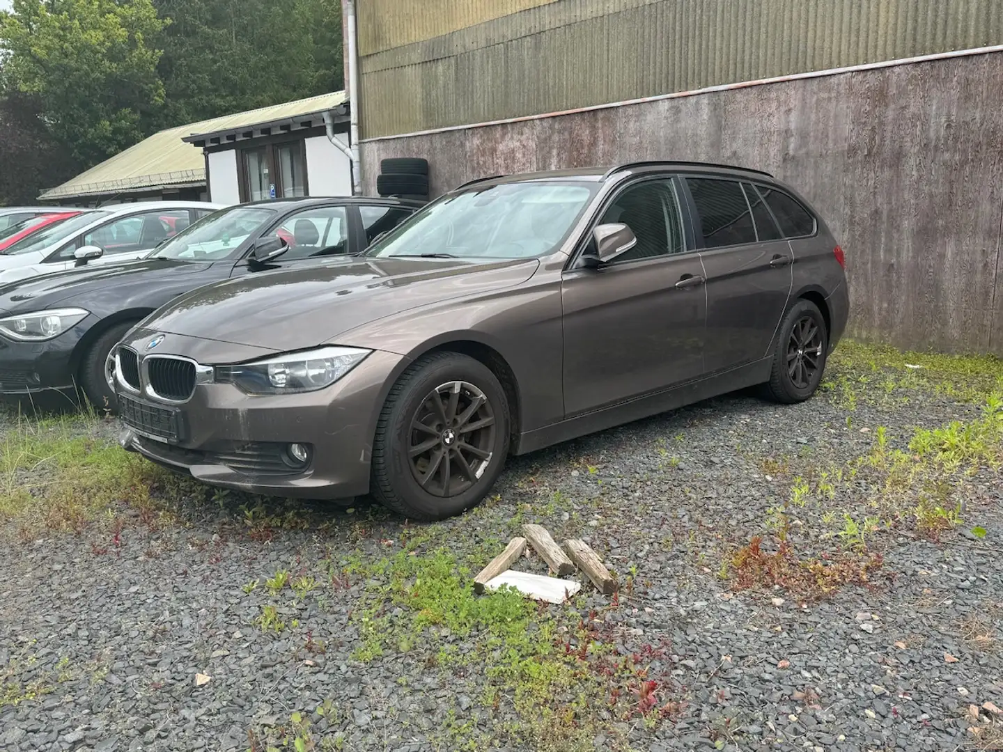 BMW 316 316i Touring Modern Line Marrón - 2
