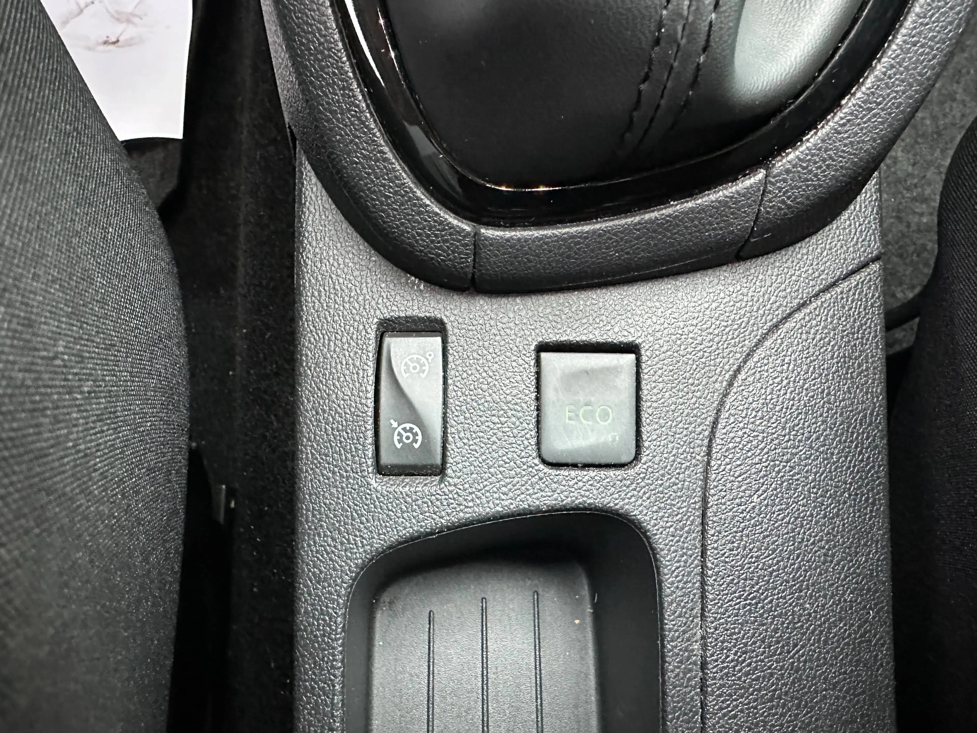 Renault Clio 1.5 dCi Intens+NAVI+KLIMA+LED+T-LEDER+PDC+TEMPOMAT — photo 11
