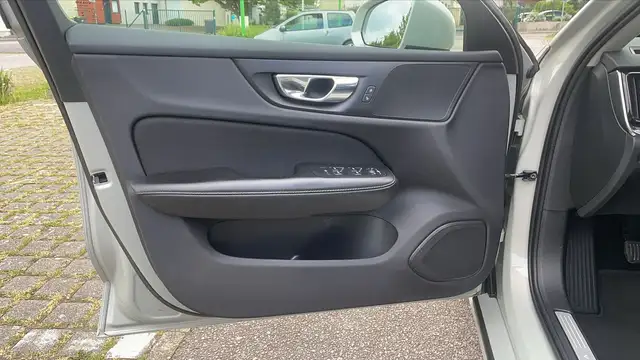 Volvo V60 view 7