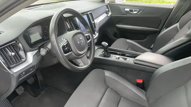 Volvo V60 view 8
