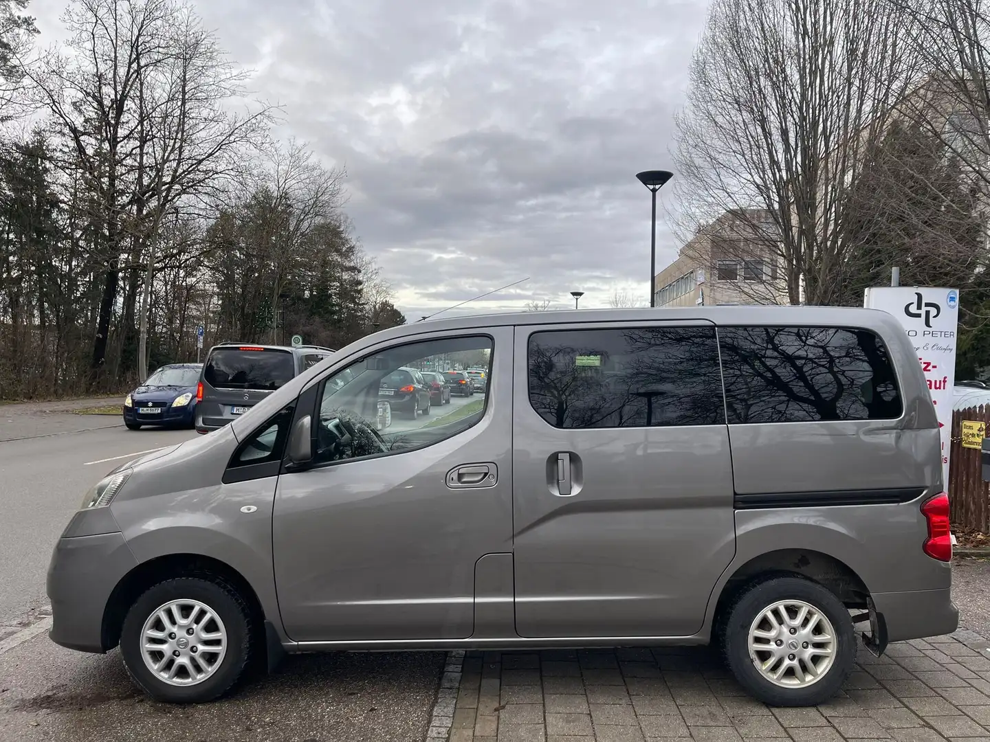 Nissan Evalia Evalia Premium Grau - 2