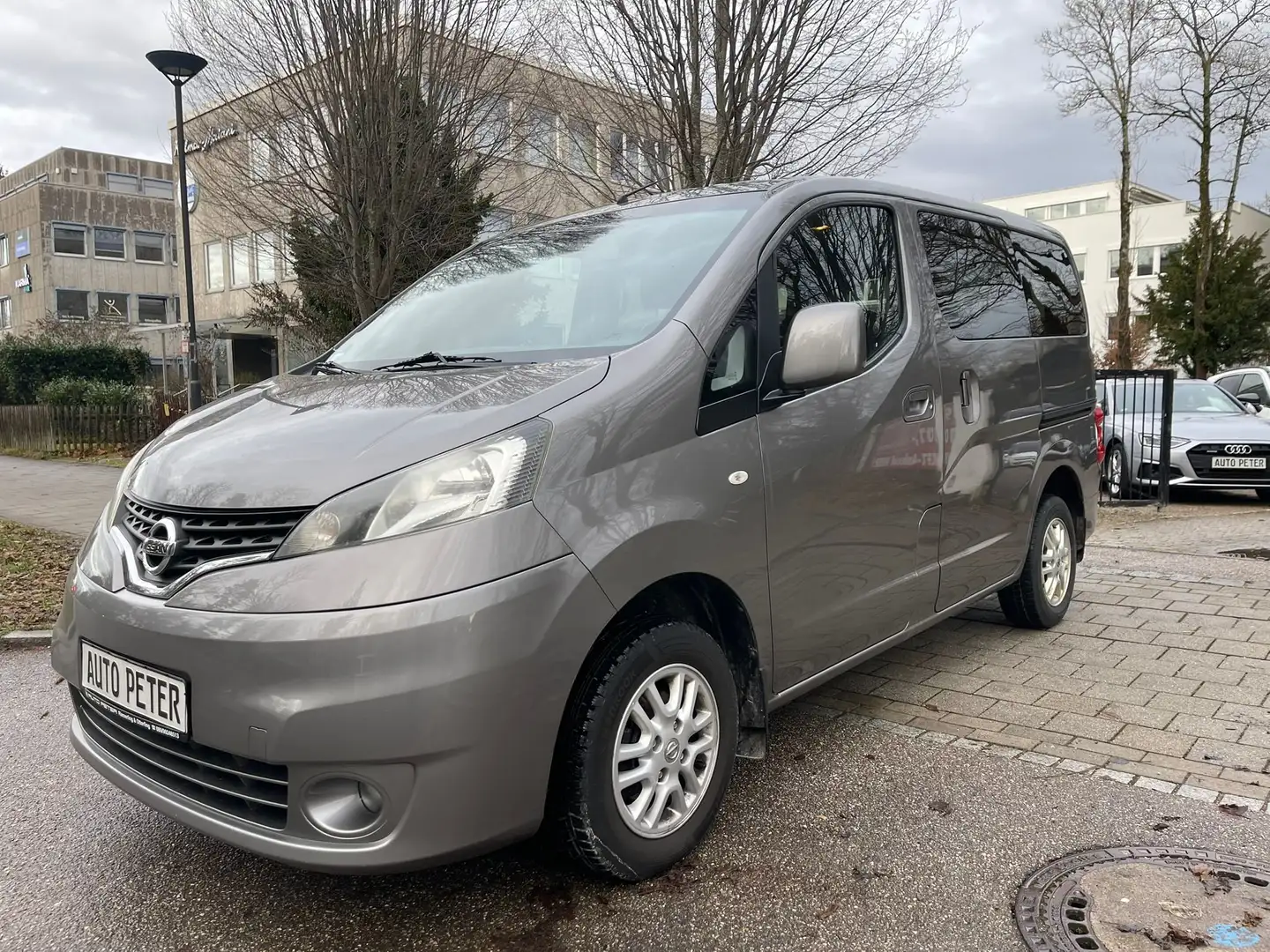 Nissan Evalia Evalia Premium Grau - 1