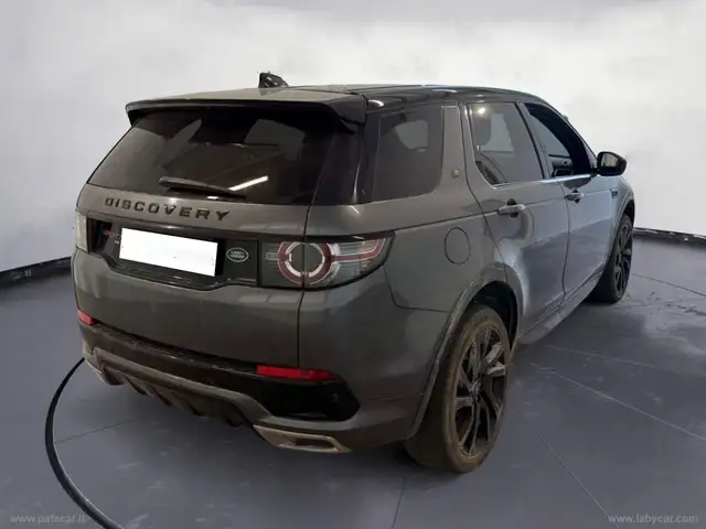 Land Rover Discovery Sport view 15