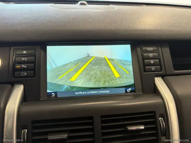 Land Rover Discovery Sport view 6