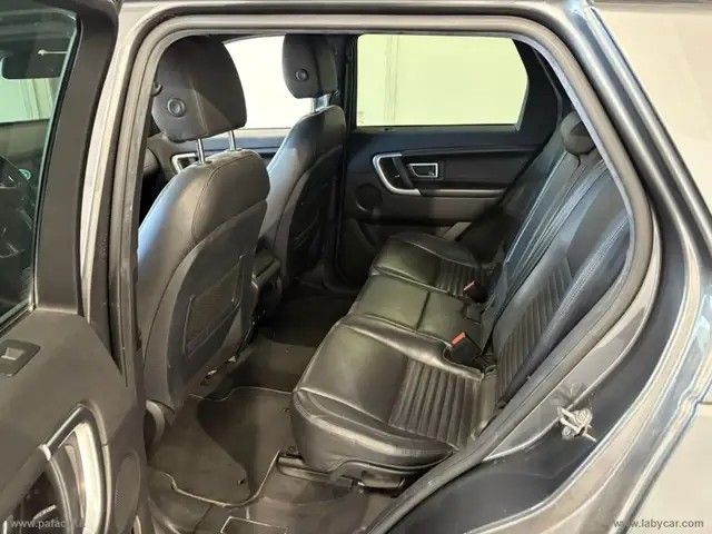 Land Rover Discovery Sport view 10
