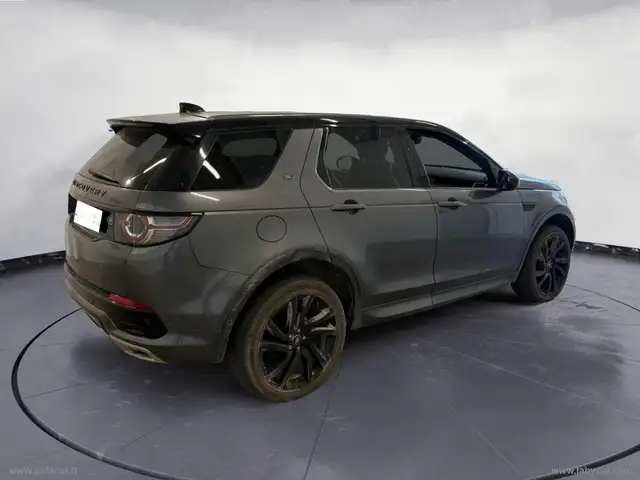 Land Rover Discovery Sport view 14