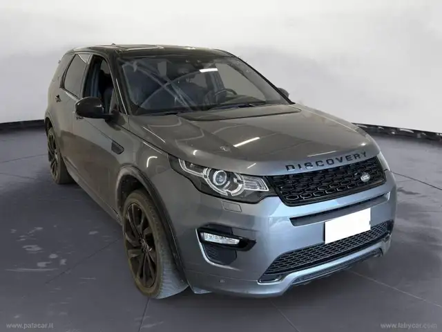 Land Rover Discovery Sport view 2