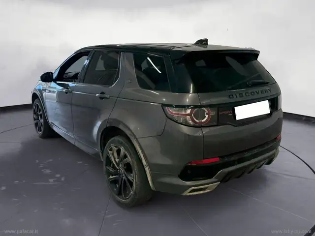 Land Rover Discovery Sport view 12