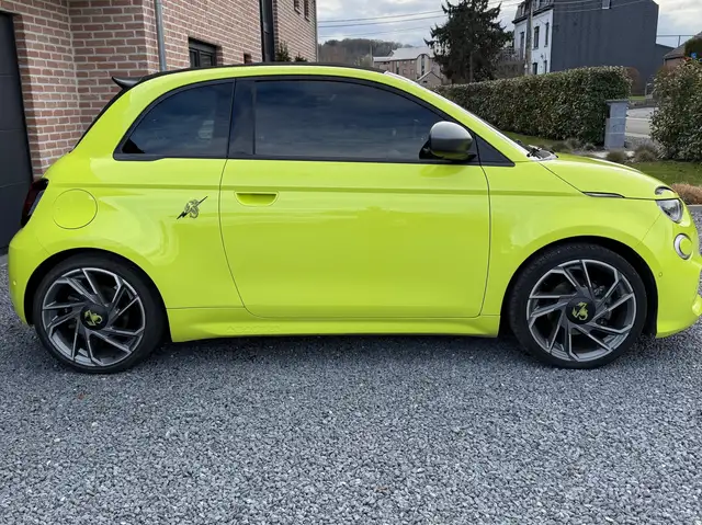 Abarth 500e Cabrio 42 kWh Scorpionissima/ Sound Generator.