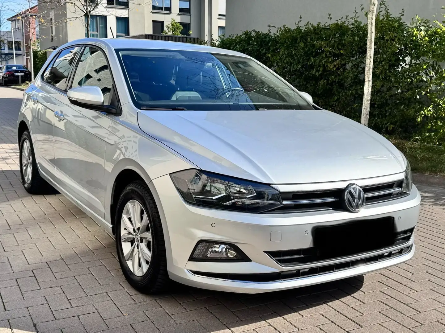 Volkswagen Polo VI Highline Silber - 1