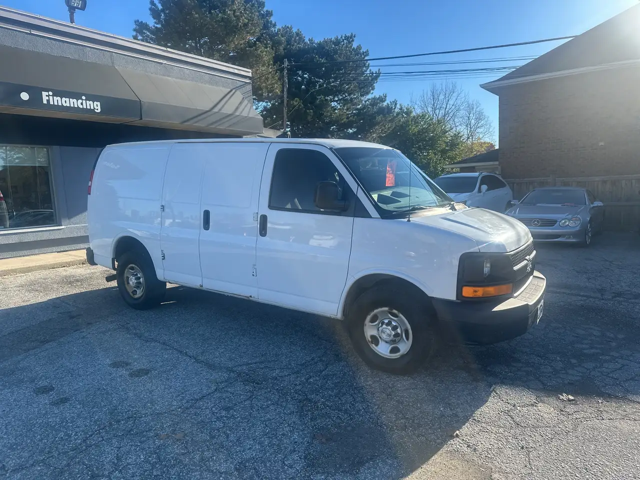 Chevrolet Express снимка Chevrolet Express