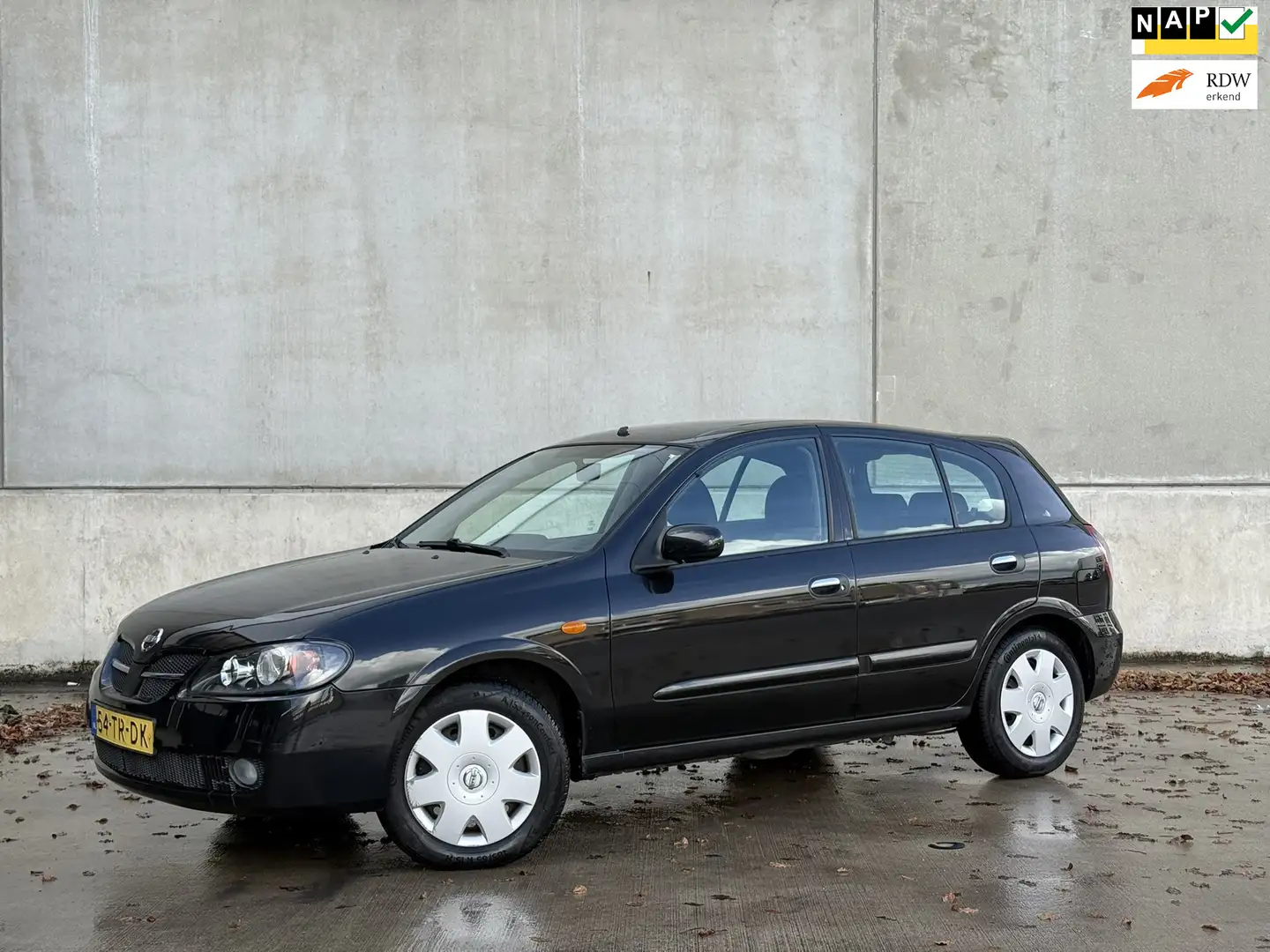 Nissan Almera 1.5 Invitation, NAP, APK, Airco Schwarz - 1