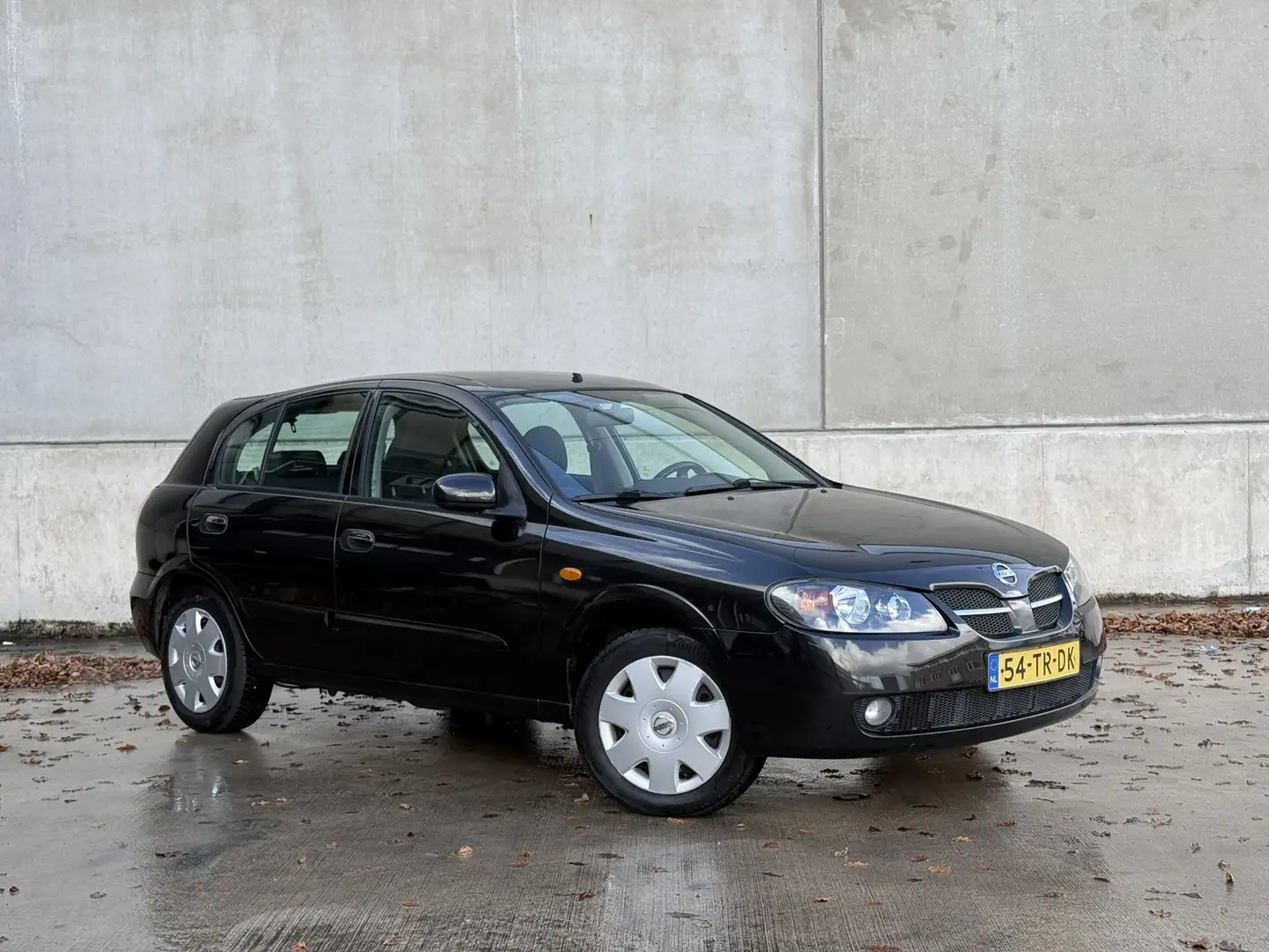 Nissan Almera 1.5 Invitation, NAP, APK, Airco Schwarz - 2