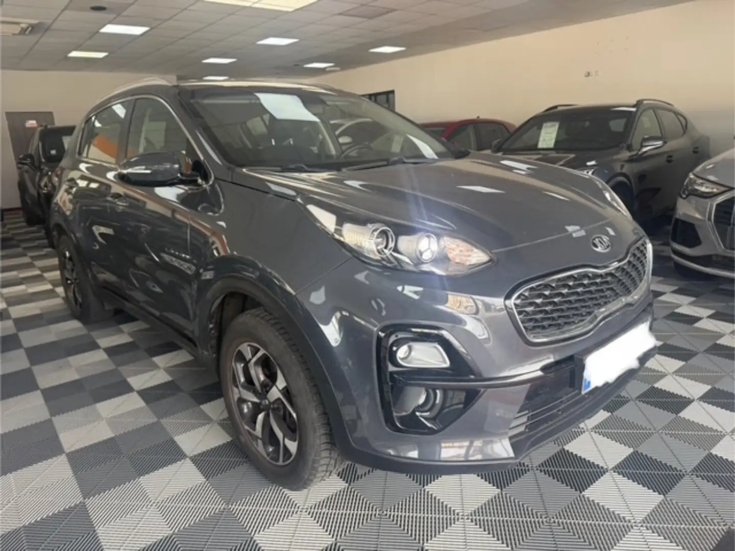 Kia Sportage Active 2WD Grau - 2
