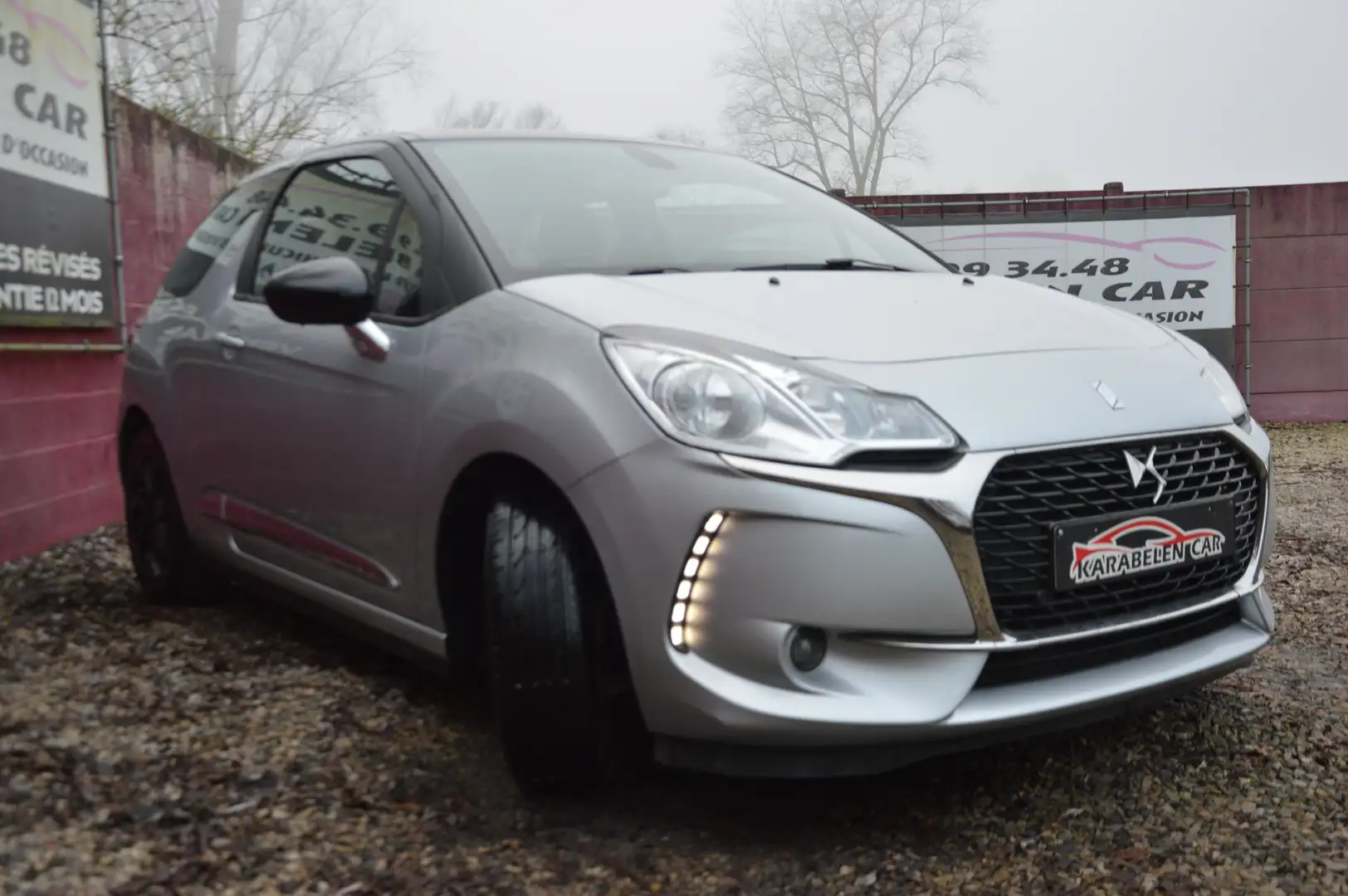 DS Automobiles DS 3 1.6BlueHDi So Chic SENS AR CLIM CRUIS 58.257KM Gris - 2