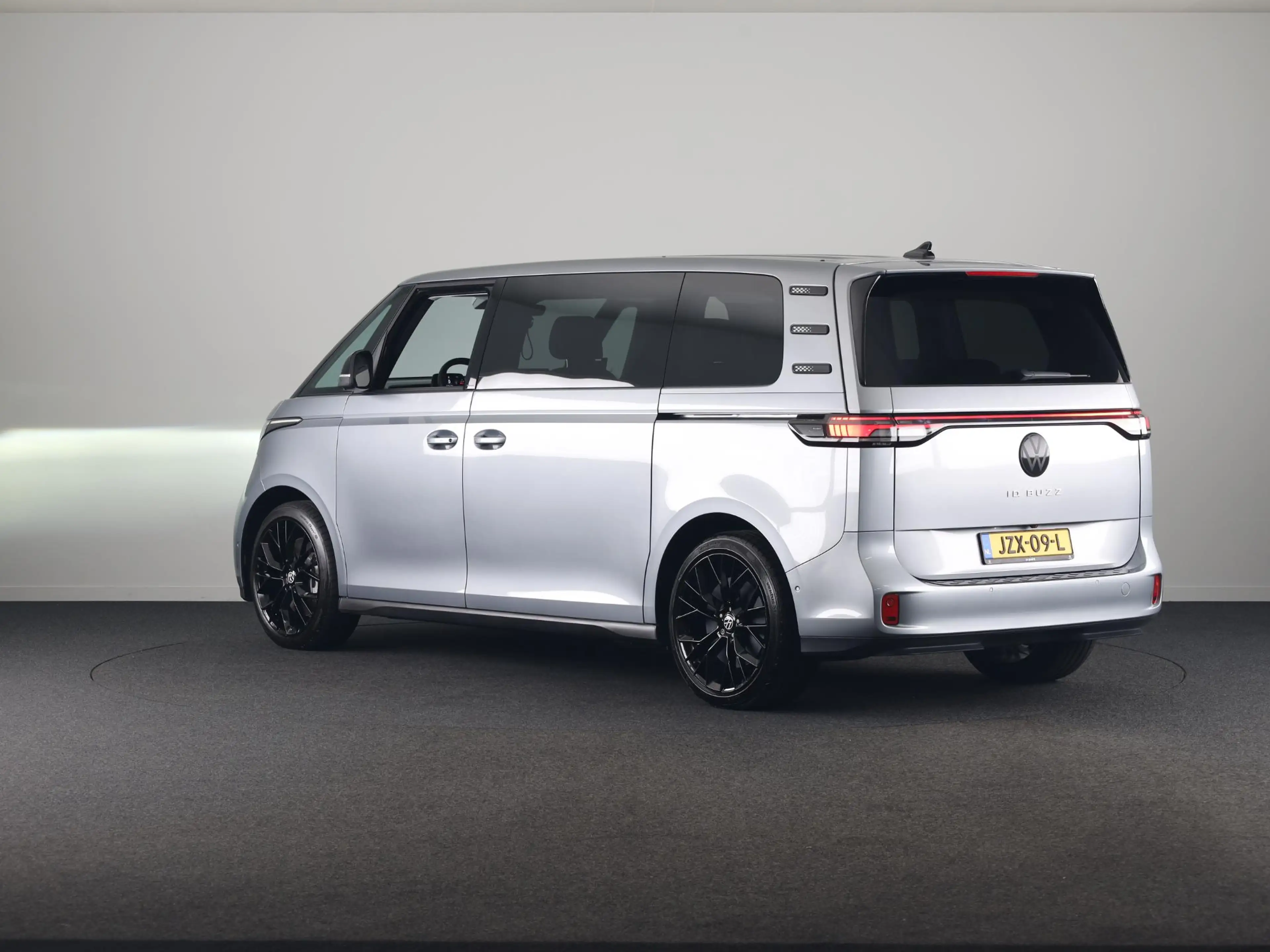 Volkswagen ID. Buzz Pro Bulli Limited Edition 86 kWh LWB 286 pk | 7-pe — photo 3