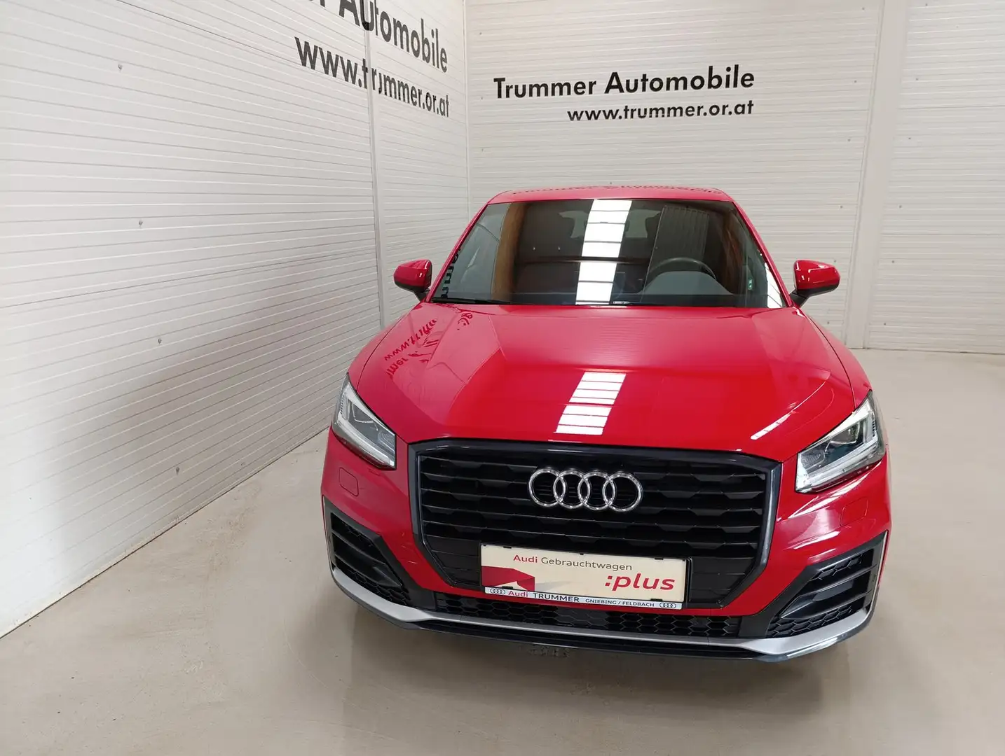 Audi Q2 30 TFSI Sport Rot - 2