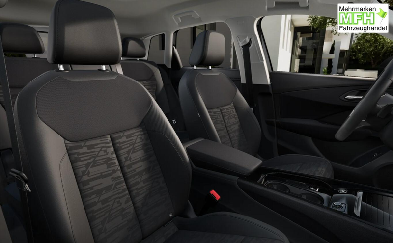 Audi Q3 Intense Tech LED+ KlimaP MMI+ Keyl ACC PrivG eH... — photo 4