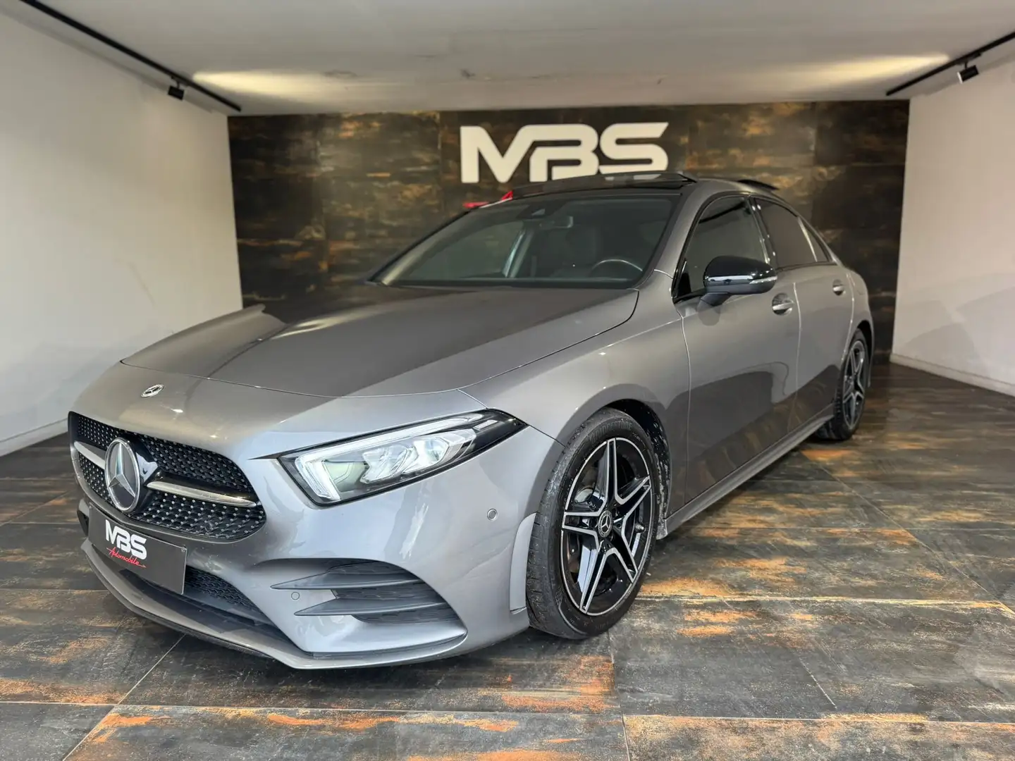 Mercedes-Benz A 180 A180d *AMG *AUTO *PANO *FEUX LED *CAMERA *CARPLAY Gris - 2