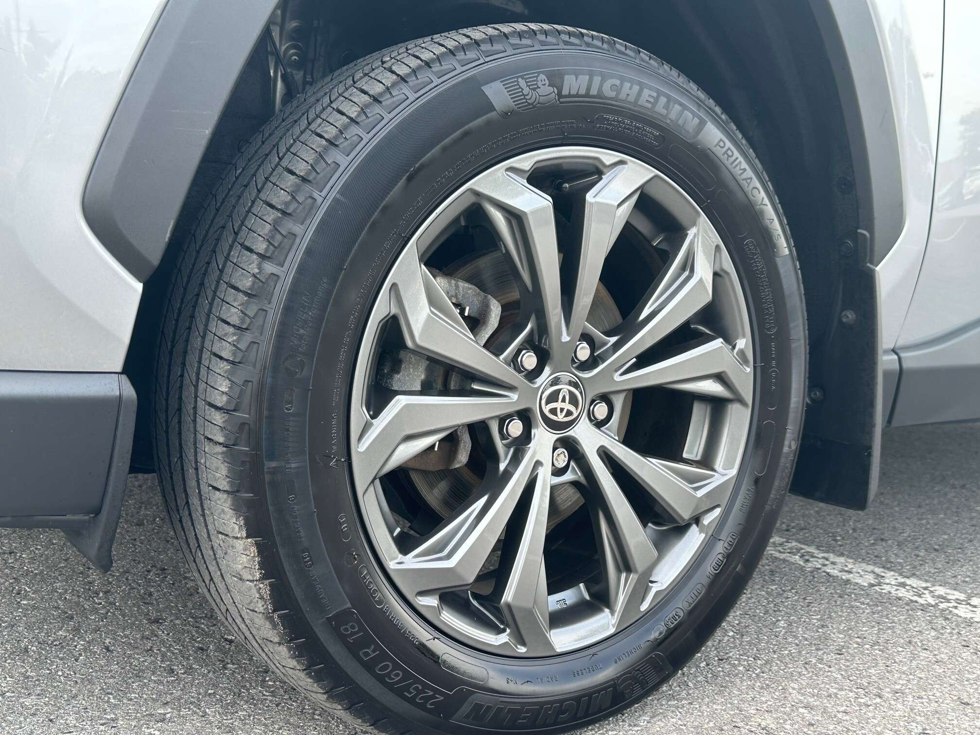 2024 Toyota RAV4 HYBRID XLE PREMIUM+SNOW TIRES! — снимка 1