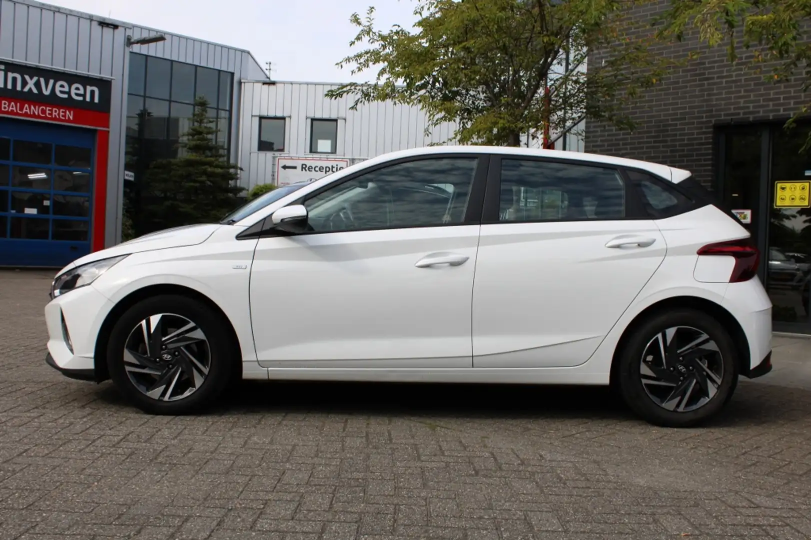Hyundai i20 1.0 T-GDI Comfort Carplay/Cam/Pdc/LM 15"/RIJKLAARP Wit - 2