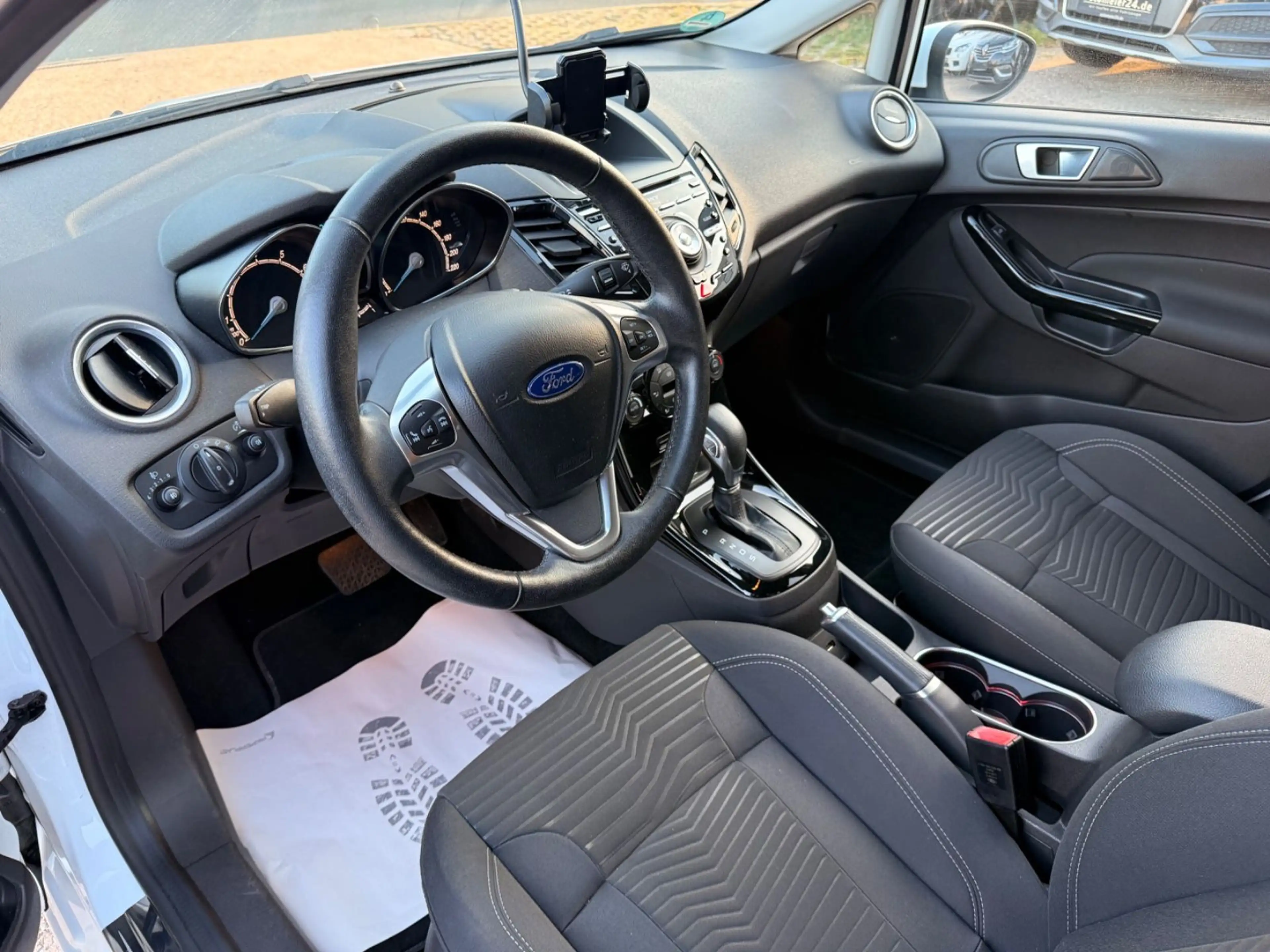 Ford Fiesta *Zahnriemen NEU!!* — photo 9