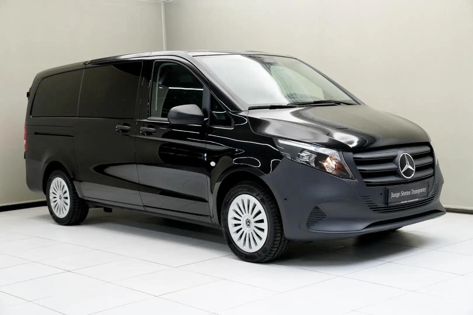 Mercedes-Benz Vito 116 CDI 4x4 Tourer PRO Lang SpurW SpurH Schwarz - 2