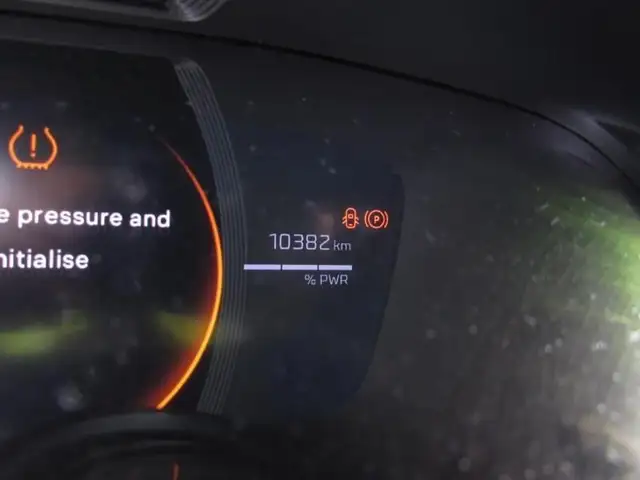 Peugeot 208 view 6