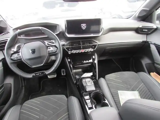 Peugeot 208 view 8