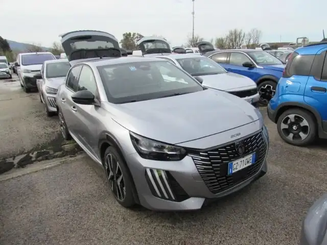 Peugeot 208 main image