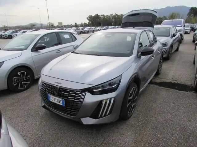 Peugeot 208 view 2