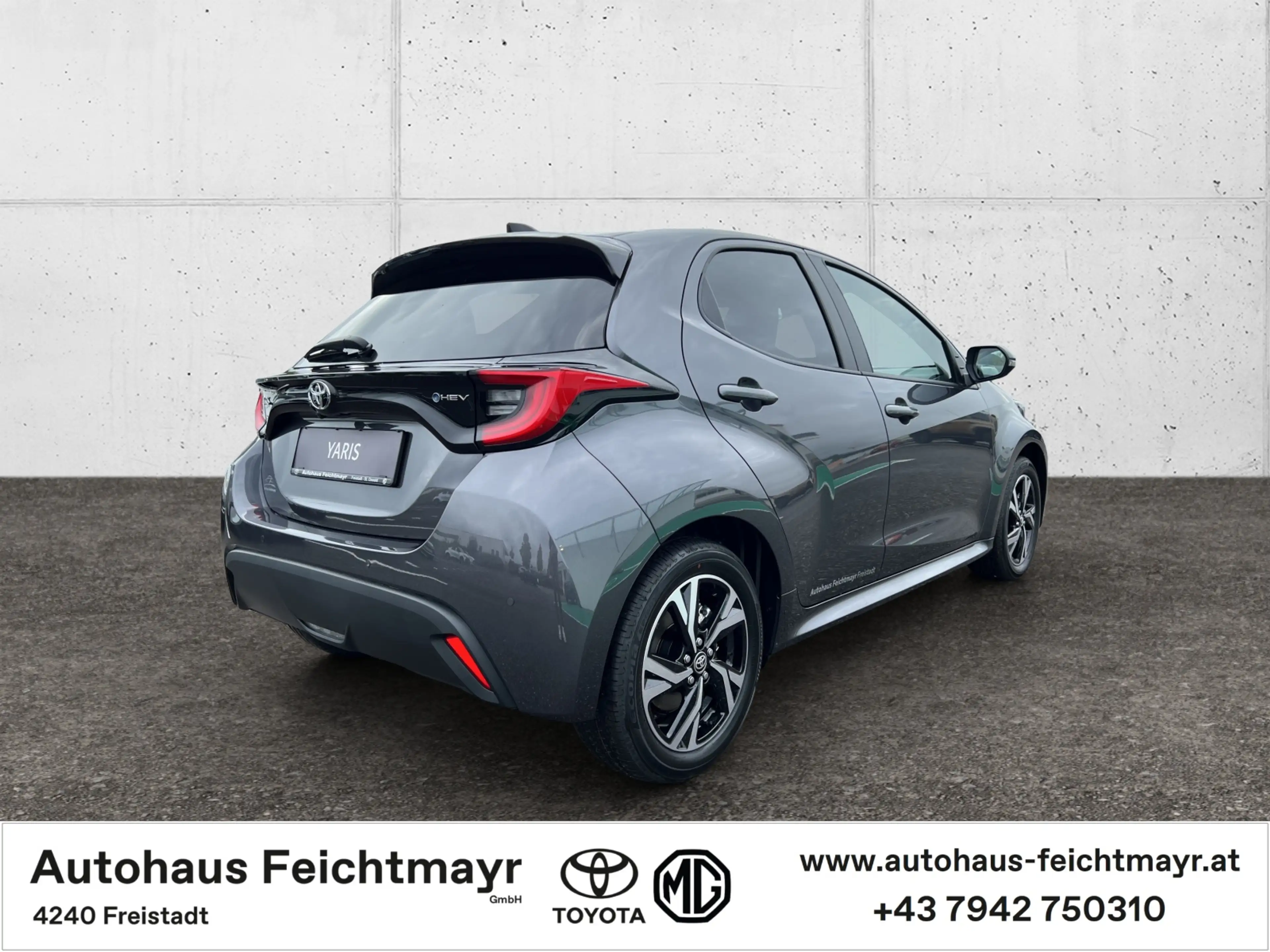 Toyota Yaris 1,5 Hybrid Ac. Dr. Safety-P. Comfort-P. 5t. — photo 5